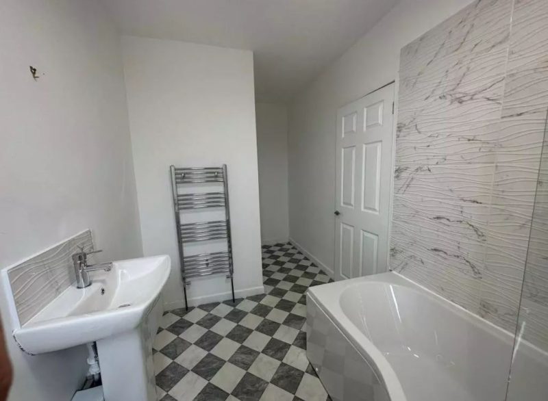 Bathroom2-800x586.jpg